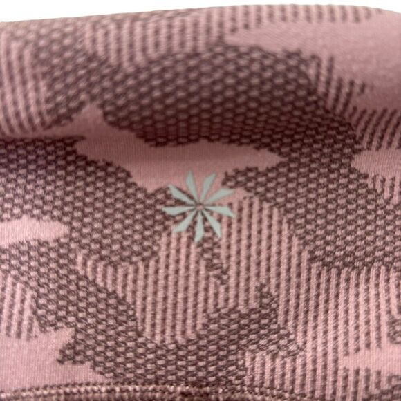 Athleta‎ Ultimate Stash Pocket Textured Camo Capri Leggings Size XXS - Picture 8 of 8